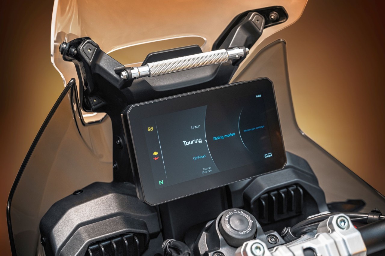 Test ANTEPRIMA - MV Agusta LXP Orioli: lucida follia +VIDEO+